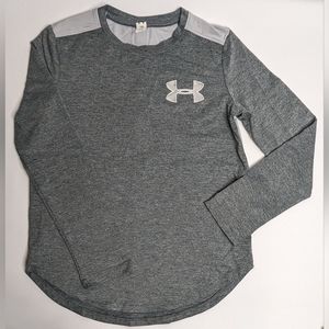Under armour Girls long sleeve shirt grey, size small E-2